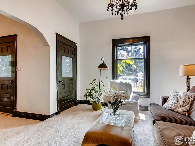 209 W Simpson St — Photo 5