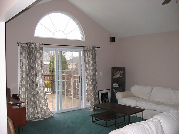 5th image of 971 Pin Oaks Dr #1