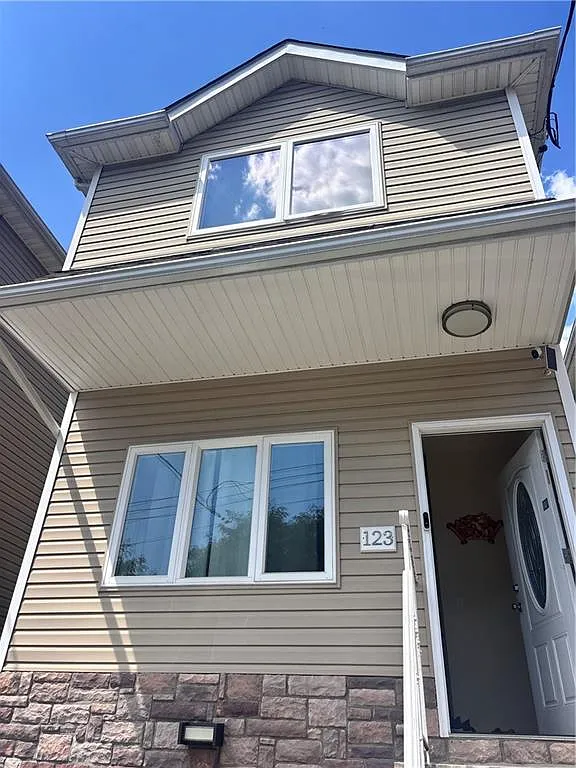 3 bed, 3.5 bath, 1627 sqft, $3,650 — Photo 1