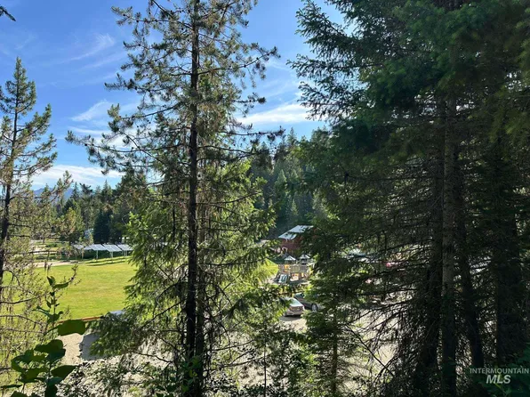 5 Fir Dr, Cascade, ID 83611