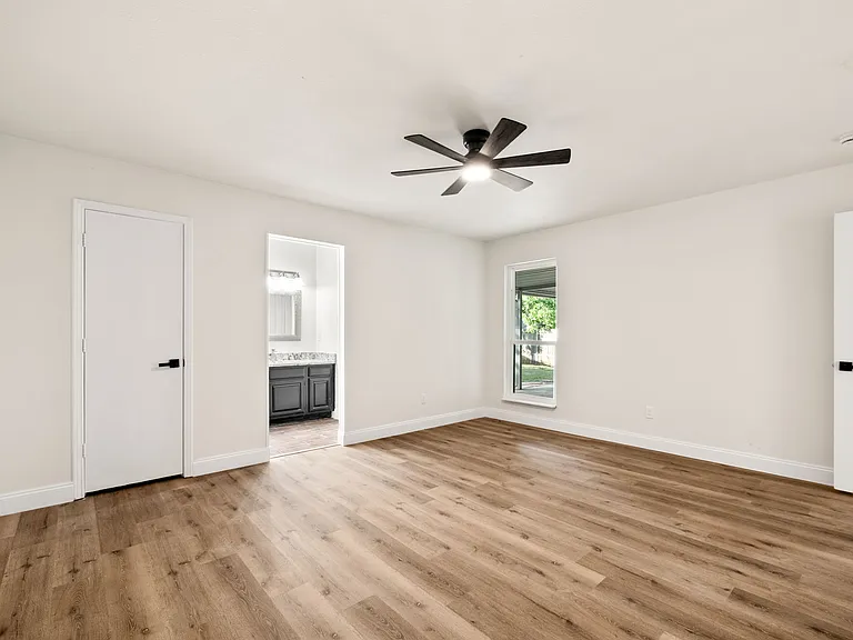 2043 Beverly Hills Ln — Photo 10