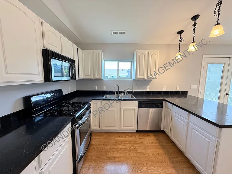 1204 Forsythia Ave — Photo 12