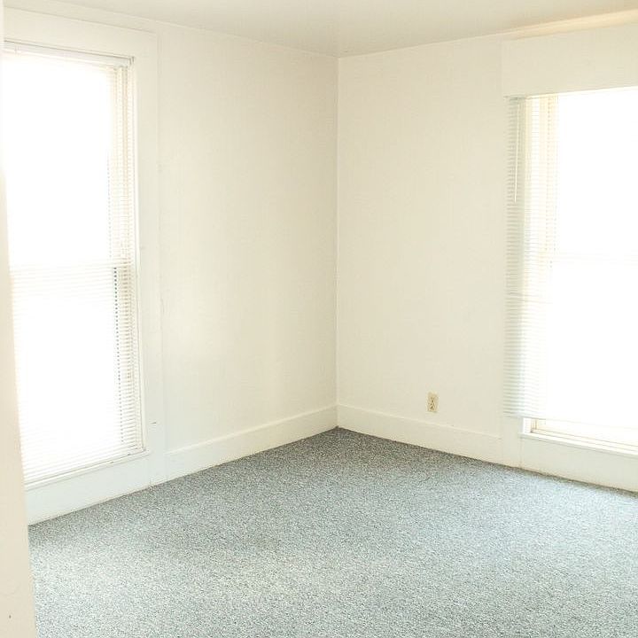 Building Photo 5