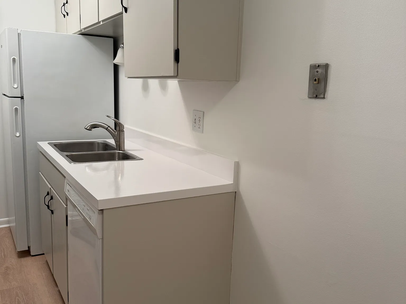 2 bed, 1.5 bath, 903 sqft, $1,750 — Photo 3