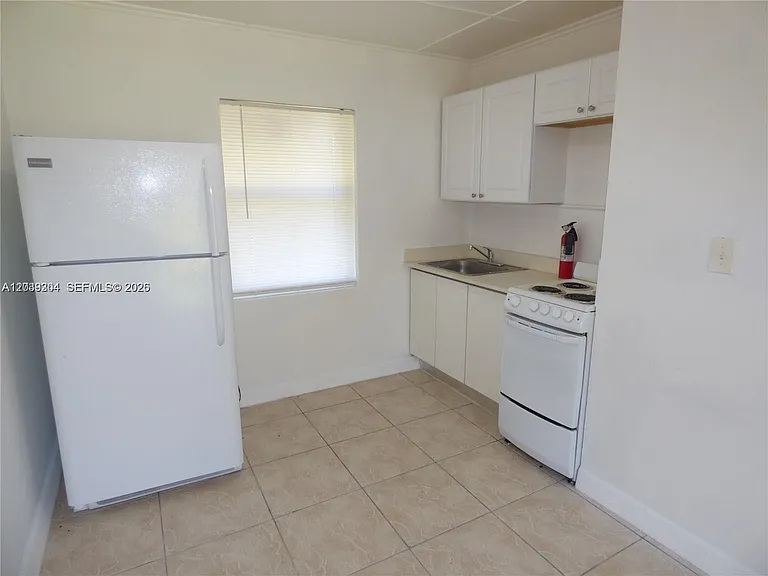411 Columbus Pkwy #1 — Photo 3