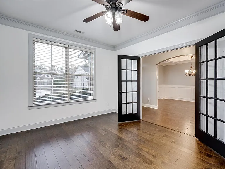 8647 Crenshaw Dr — Photo 5