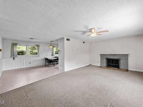 5th image of 536 Meadow Dr