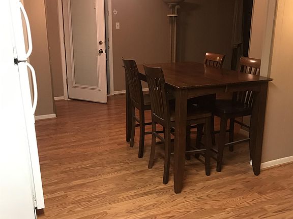 4th image of 3018 McArthur Dr