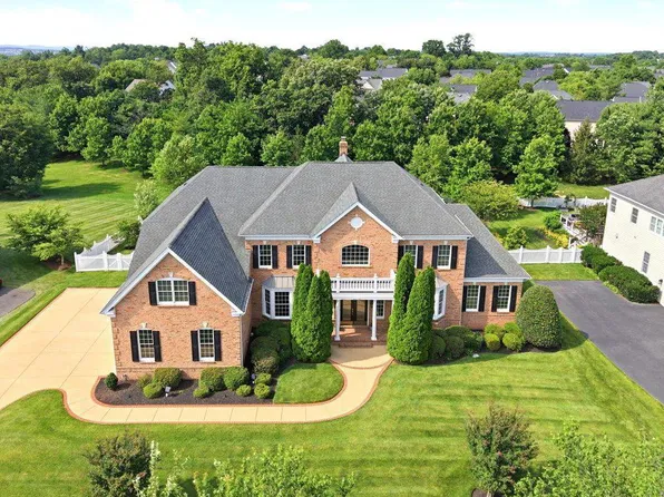 43154 Meadow Grove Dr, Ashburn, VA 20147