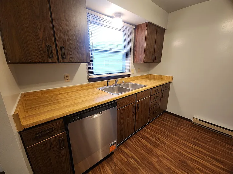 1129 Primrose Ct — Photo 9