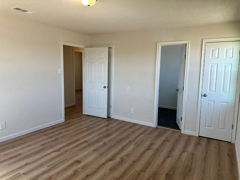 Unit Photo