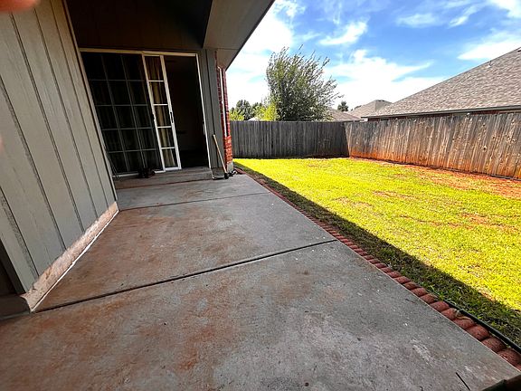 5th image of 715 E Forest Court Ln