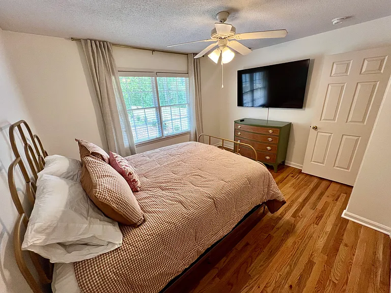 605 Regent Rd — Photo 14