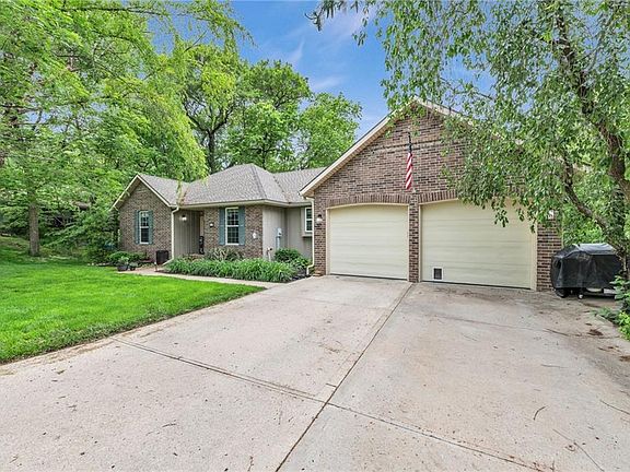 2nd image of 30 Village Circle Dr