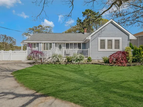 203 N Coleman Road, Centereach, NY 11720