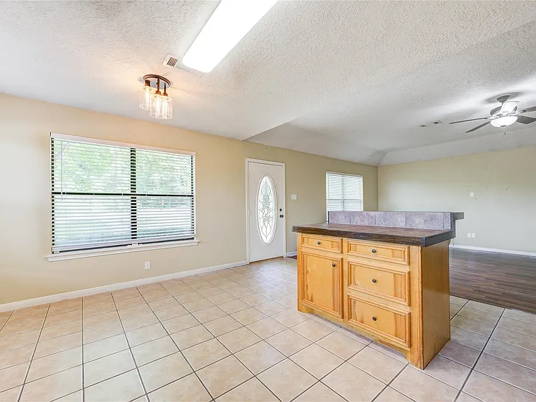 9550 Thousand Oaks Loop — Photo 17