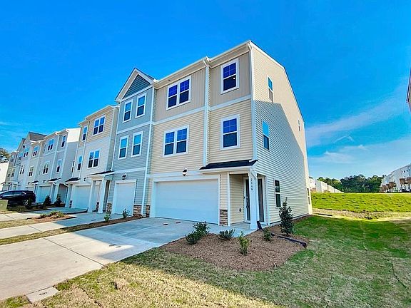 2nd image of 1110 Lily Loch Way
