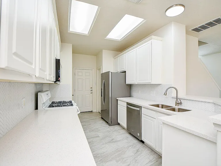 5607 Stonecloud Ln — Photo 19