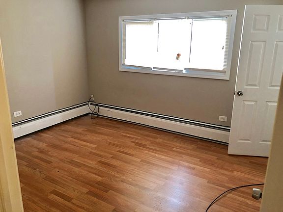 3rd image of 302 32nd Ave #2