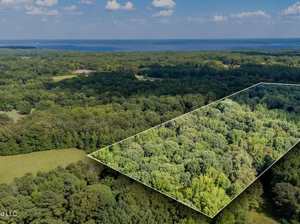 210 Highway 310, Waterford, MS 38685