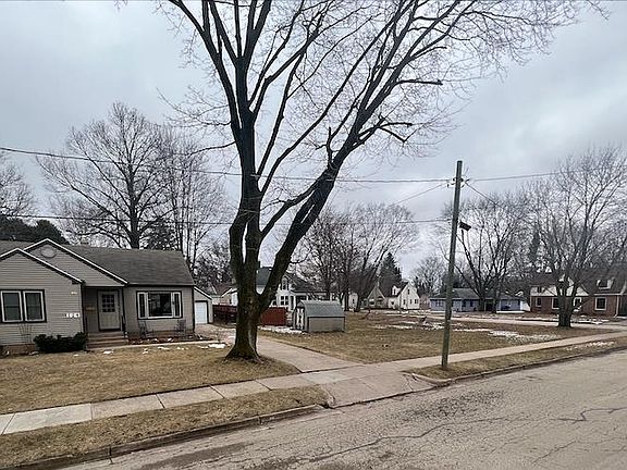 3rd image of 124 Willow St