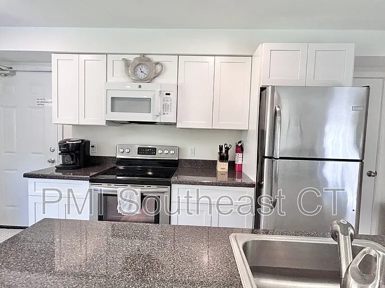 7 Lyme St #1-C — Photo 9
