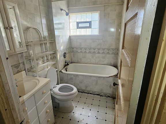 5th image of 2847 E 98th St #1/2