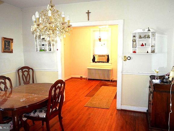 3rd image of 3819 Oglethorpe St