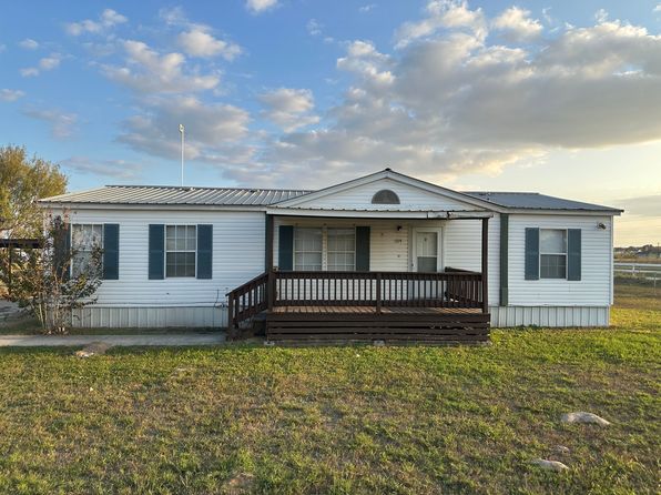 104 Kelseys Pkwy #104