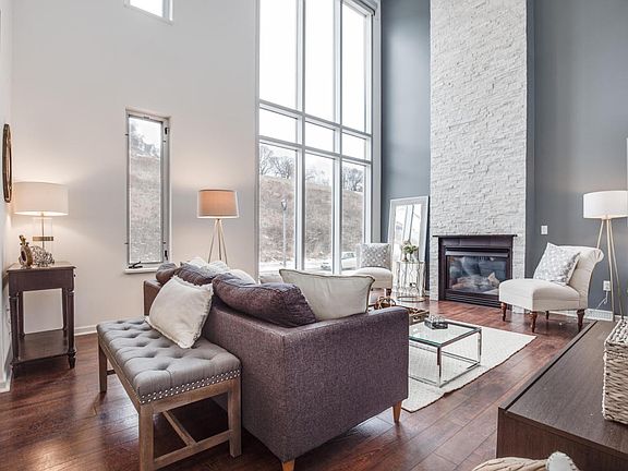3rd image of 1962 N Commerce St #17