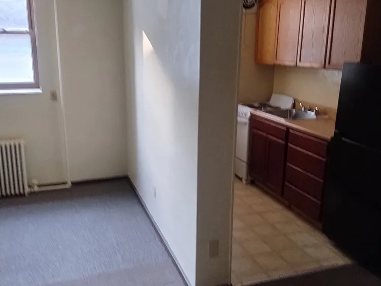 121 Mount Lebanon Blvd — Photo 3