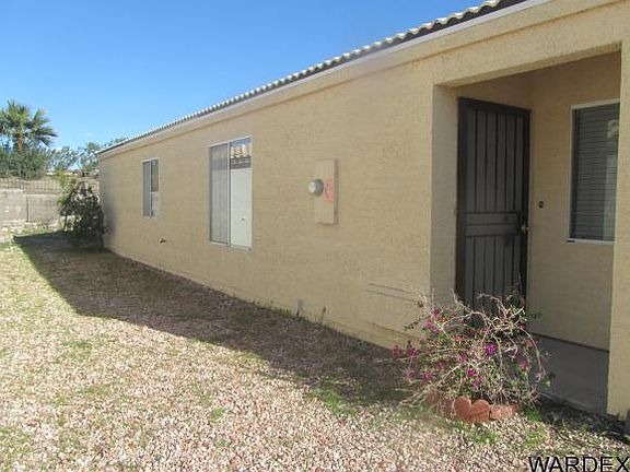 3rd image of 2294 Acoma Pl