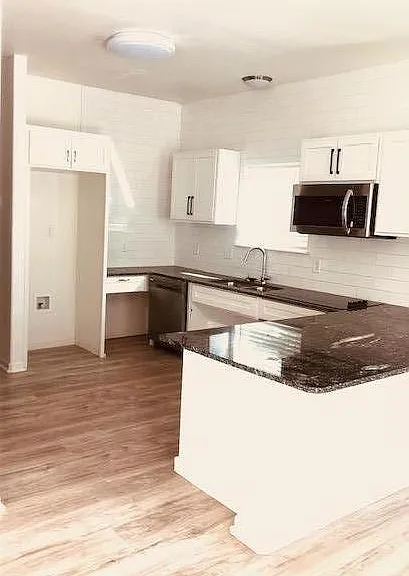 3920 W Charles Bussey Ave #A & B — Photo 20