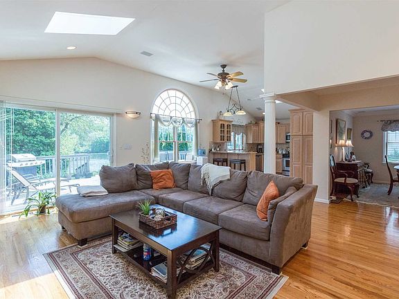 5th image of 160 Scudders Ln