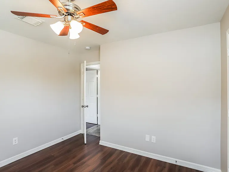 8238 Fuqua Gardens Dr — Photo 15