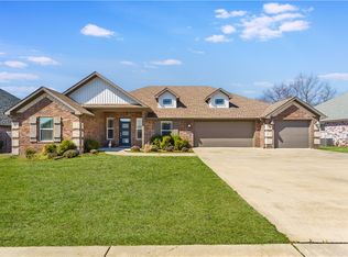 2208 N Carl St, Siloam Springs, AR 72761
