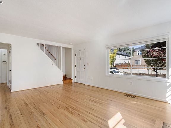 4th image of 5012 N Yale St