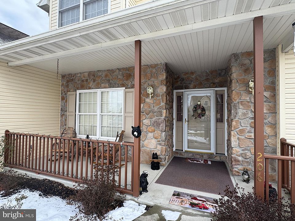 1st image of 206 S Rosewood Ct