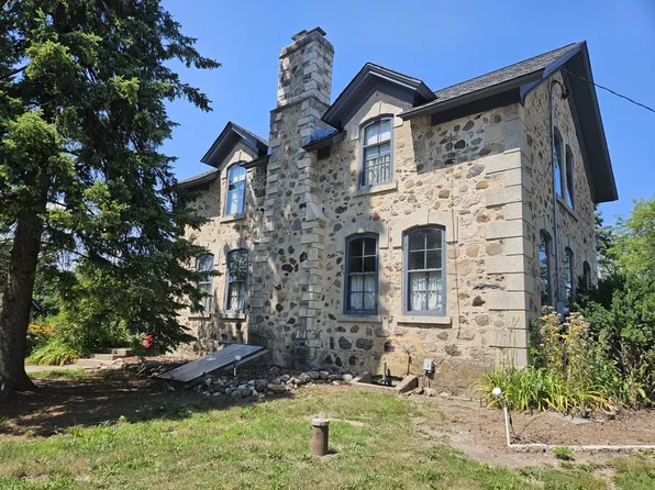 1867 N Port Washington ROAD, Grafton, WI 53024