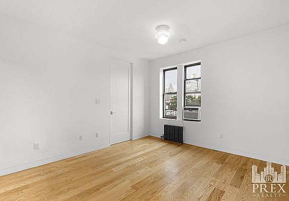 3rd image of 227 Waverly Pl APT 6E