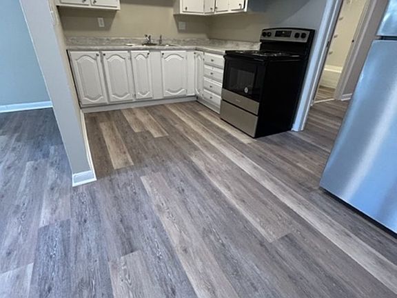 2nd image of 776 West Ave #D
