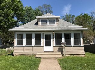 2405 E 9th St, Des Moines, IA 50316