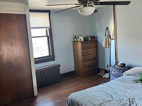 3rd image of 462 Winsley St #2