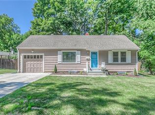 8724 Maiden Ln, Kansas City, MO 64114