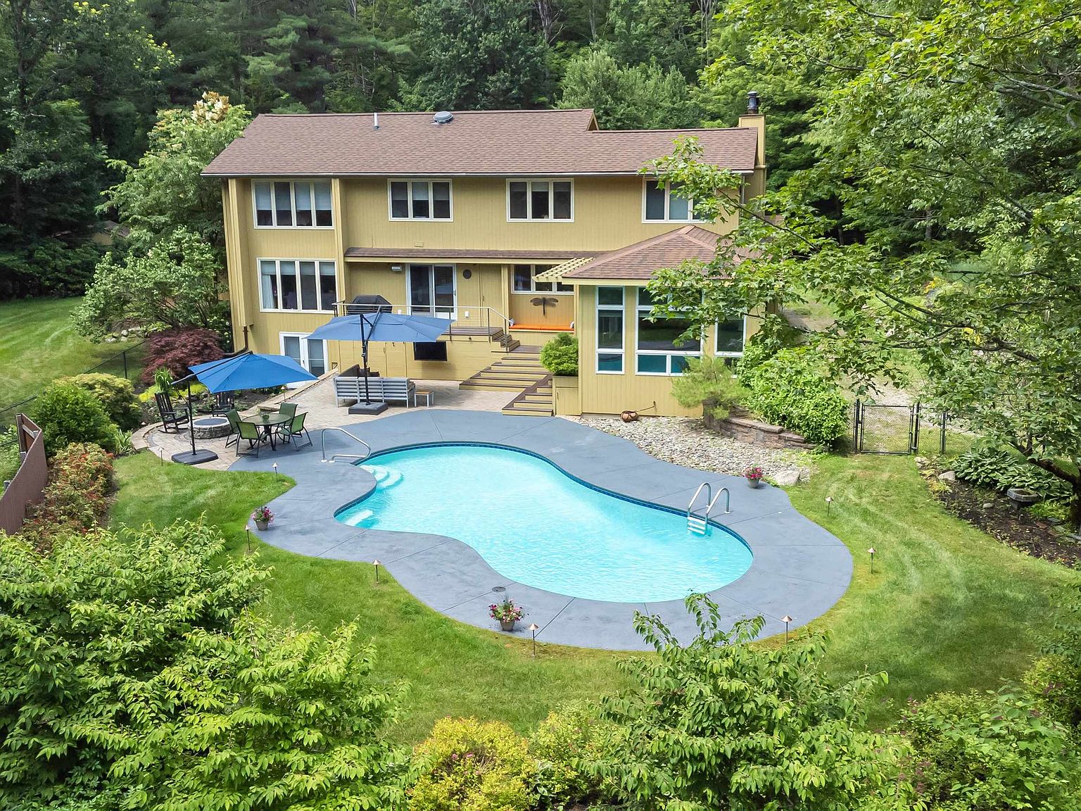 194 N Amherst Road, Bedford, NH 03110 Zillow