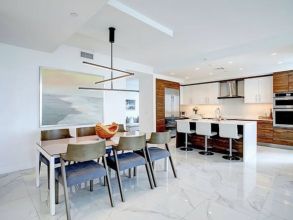 2nd image of 100 Las Olas Blvd #2204