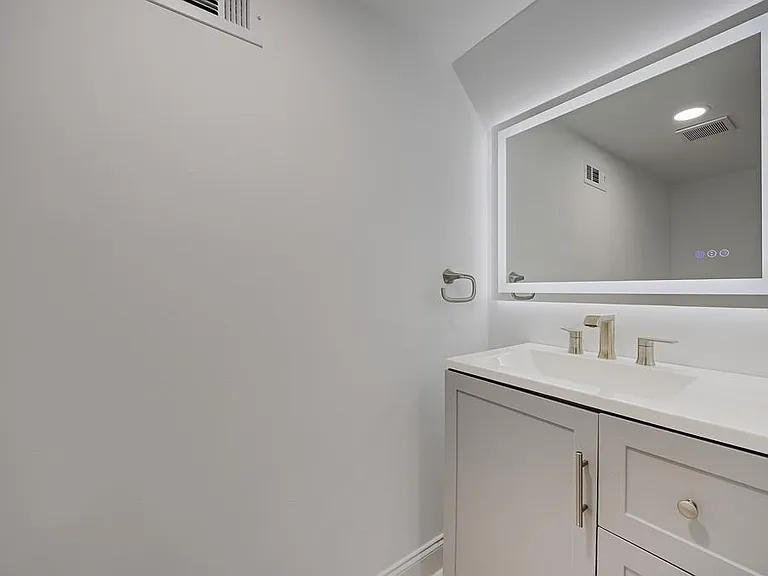 593 Lynnhaven Dr SW — Photo 43