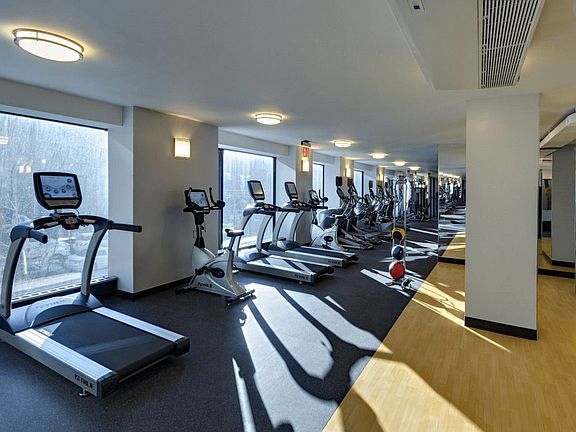 5th image of 310 Greenwich St APT 22D