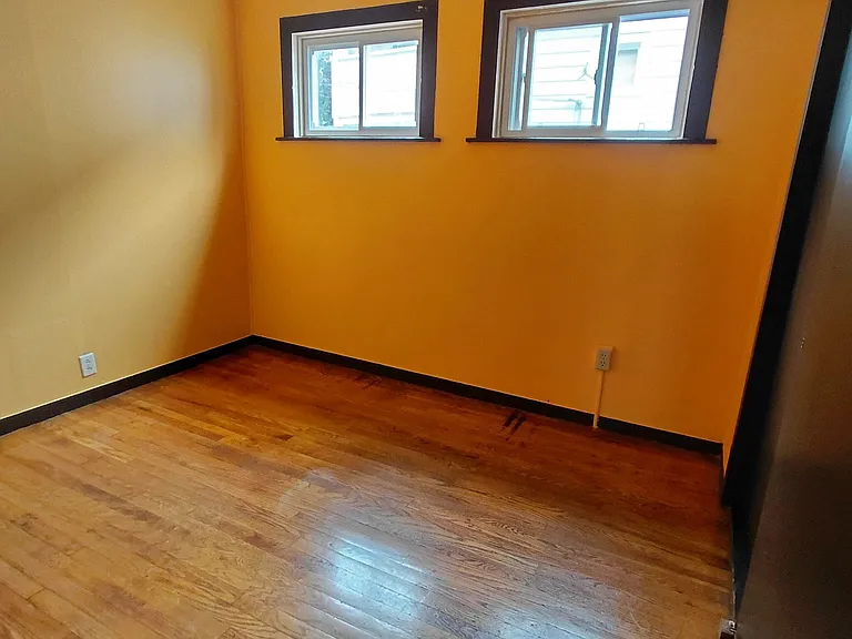 32 Haendel St #1 — Photo 7