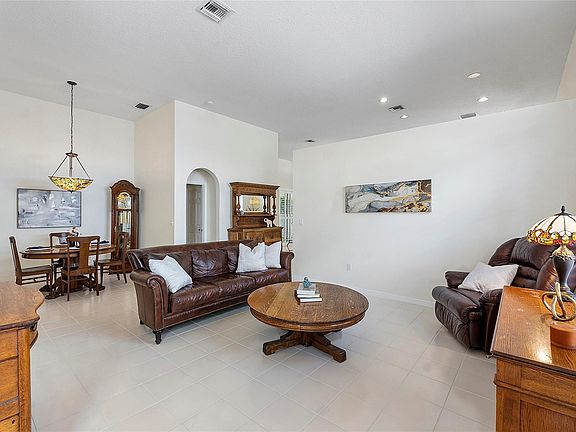 4th image of 7627 NW 70th Way